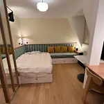 Charming Studio Near The Arc De Triomphe