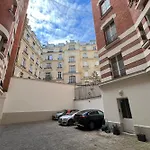 Charming Studio Near The Arc De Triomphe